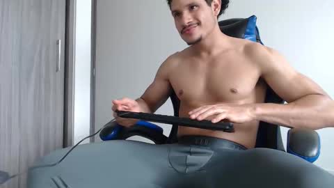 leostorm25 online show from 04.22.26