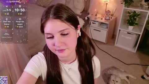 Nicole Moore online show from 12.20.25