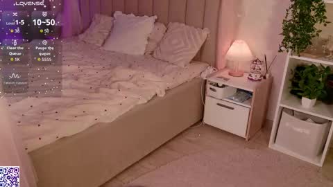 Nicole Moore online show from 01.19.26