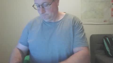 Snapshot of lerase40 chatting on 12.05.25 homquisgode online show from 12.05.25