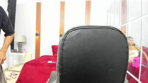 Snapshot of leslieanddrako chatting on 03.06.25 L E S L E Y AND D R A K O online show from 03.06.25