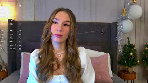 Snapshot of lesliemines chatting on 12.31.24 Leslie online show from 12.31.24