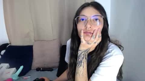 lessliee online show from 04.13.26