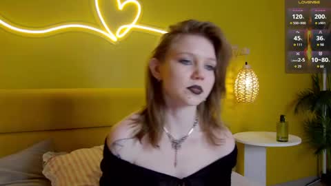 Snapshot of lessysweety chatting on 05.08.26 Lessy online show from 05.08.26