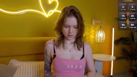Snapshot of lessysweety chatting on 05.12.26 Lessy online show from 05.12.26