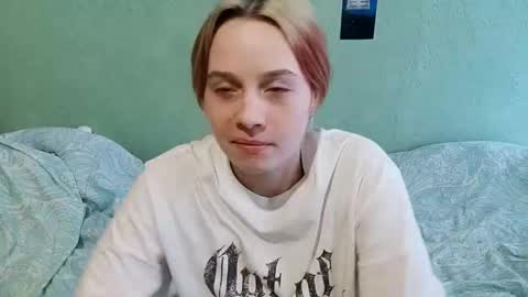 letitiaboteler online show from 12.04.25