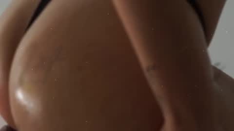 Snapshot of letiziafulkers1 chatting on 04.22.26 Letizia Fulkers online show from 04.22.26