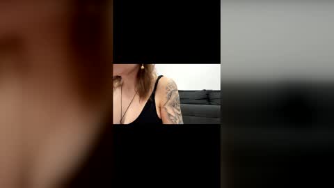 Snapshot of lettali chatting on 11.27.25 follow me here you find me online show from 11.27.25