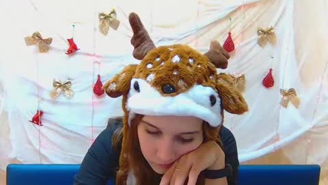 Snapshot of letty_curly chatting on 12.29.24 letty_curly online show from 12.29.24