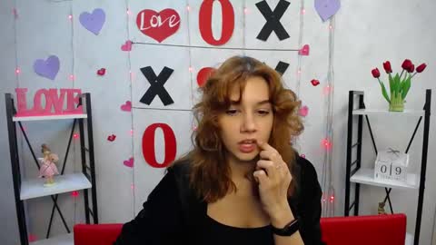 Snapshot of letty_curly chatting on 02.09.25 letty_curly online show from 02.09.25