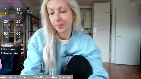 Snapshot of leusee chatting on 04.11.26 LeaVixx online show from 04.11.26