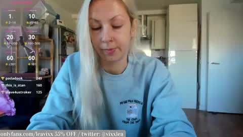 Snapshot of leusee chatting on 04.12.26 LeaVixx online show from 04.12.26