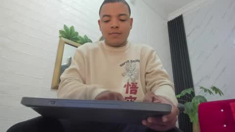 Snapshot of levifiree chatting on 06.01.26 L E V I online show from 06.01.26