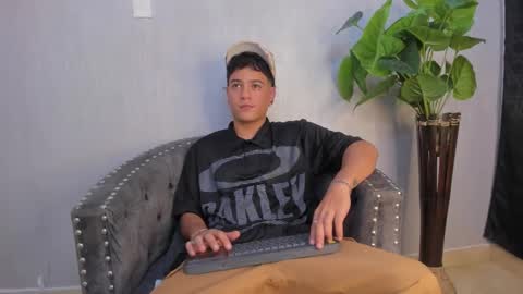 Snapshot of levy_steve chatting on 01.25.25 LevySteven online show from 01.25.25