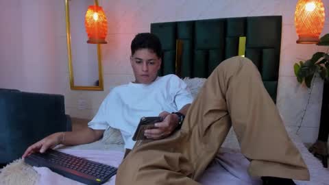 Snapshot of levy_steve chatting on 09.10.25 LevySteven online show from 09.10.25