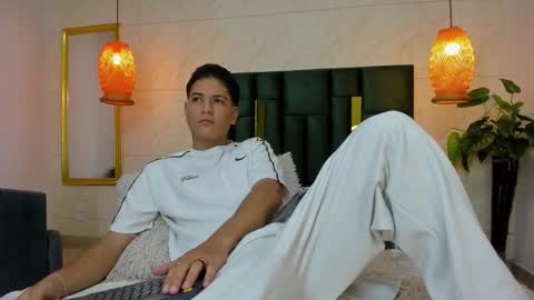 Snapshot of levy_steve chatting on 10.12.25 LevySteven online show from 10.12.25