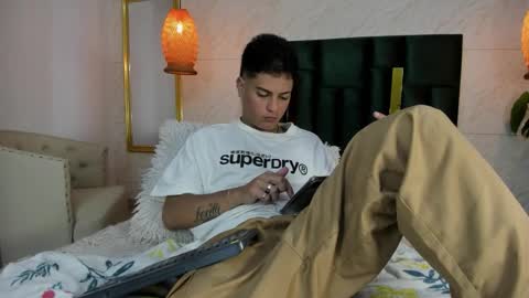 Snapshot of levy_steve chatting on 11.06.25 LevySteven online show from 11.06.25