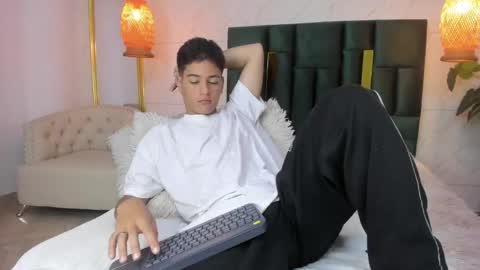 Snapshot of levy_steve chatting on 11.14.25 LevySteven online show from 11.14.25