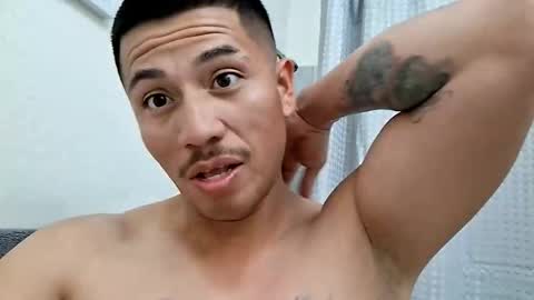 Snapshot of levydakingnum1 chatting on 11.27.25 levydakingnum1 online show from 11.27.25