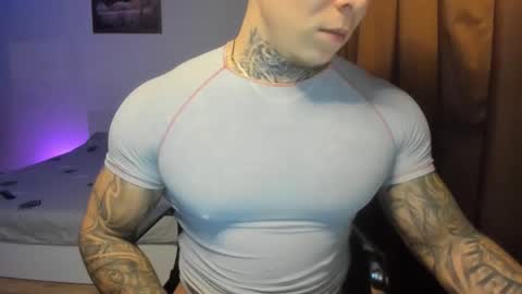 Snapshot of lewis_muscleee chatting on 12.03.25 blablablack online show from 12.03.25