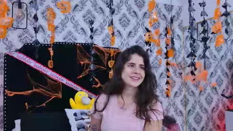 LexaDeRuso online show from 10.28.25