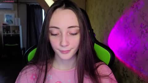 Snapshot of lexi_split chatting on 11.15.25 Lexi GTM2 MonWedThurSatSun 1000am-400pm online show from 11.15.25