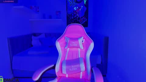 Snapshot of lexi_split chatting on 11.29.25 Lexi GTM2 MonWedThurSatSun 1000am-400pm online show from 11.29.25