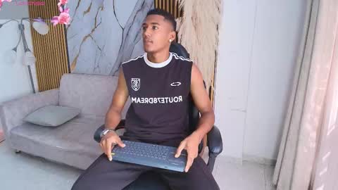 Snapshot of lexianddeker chatting on 12.01.25 Lexi Derek online show from 12.01.25