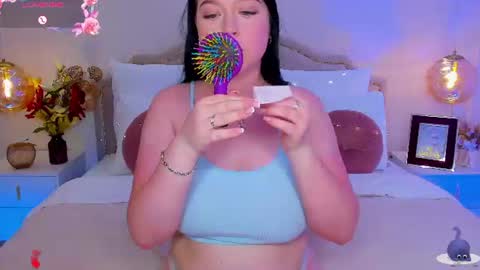 Snapshot of lexiepat chatting on 06.18.26 Alex online show from 06.18.26