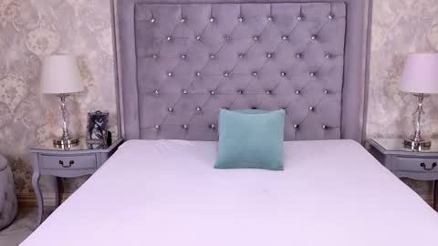 Lexi Riley online show from 10.28.25