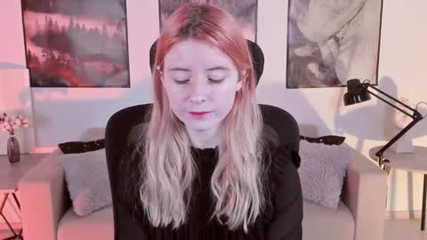 Snapshot of lexiwenford chatting on 12.11.24 Lexi Wenford NO NUDE GODDESS online show from 12.11.24