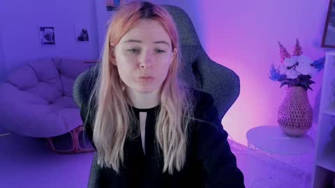 Snapshot of lexiwenford chatting on 12.13.24 Lexi Wenford NO NUDE GODDESS online show from 12.13.24