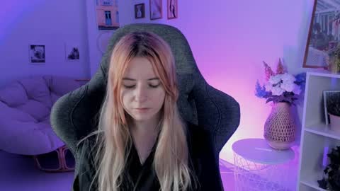 Snapshot of lexiwenford chatting on 12.16.24 Lexi Wenford NO NUDE GODDESS online show from 12.16.24