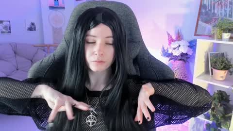 Snapshot of lexiwenford chatting on 12.18.24 Lexi Wenford NO NUDE GODDESS online show from 12.18.24