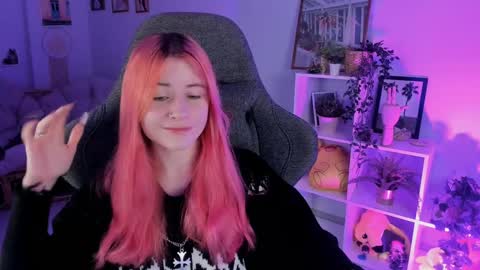 Snapshot of lexiwenford chatting on 12.29.24 Lexi Wenford NO NUDE GODDESS online show from 12.29.24