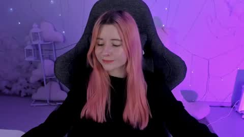 Snapshot of lexiwenford chatting on 01.13.25 Lexi Wenford NO NUDE GODDESS online show from 01.13.25