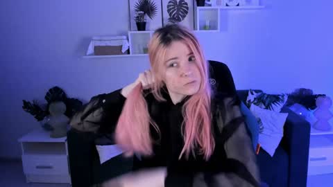 Snapshot of lexiwenford chatting on 01.15.25 Lexi Wenford NO NUDE GODDESS online show from 01.15.25