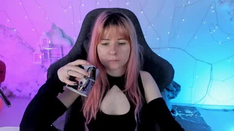 Snapshot of lexiwenford chatting on 02.04.25 Lexi Wenford NO NUDE GODDESS online show from 02.04.25