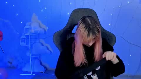 Snapshot of lexiwenford chatting on 02.12.25 Lexi Wenford NO NUDE GODDESS online show from 02.12.25