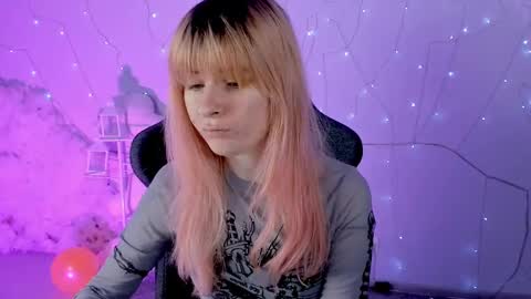 Snapshot of lexiwenford chatting on 02.13.25 Lexi Wenford NO NUDE GODDESS online show from 02.13.25