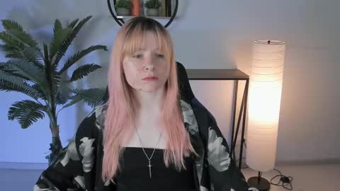 Snapshot of lexiwenford chatting on 02.21.25 Lexi Wenford NO NUDE GODDESS online show from 02.21.25