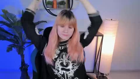 Snapshot of lexiwenford chatting on 02.25.25 Lexi Wenford NO NUDE GODDESS online show from 02.25.25