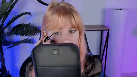 Snapshot of lexiwenford chatting on 03.05.25 Lexi Wenford NO NUDE GODDESS online show from 03.05.25