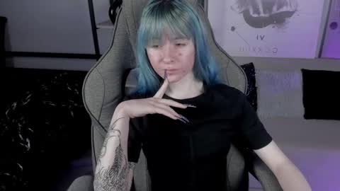 Snapshot of lexiwenford chatting on 10.09.25 Lexi Wenford NO NUDE GODDESS online show from 10.09.25