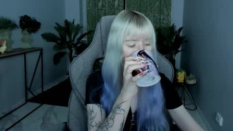 Snapshot of lexiwenford chatting on 11.13.25 Lexi Wenford NO NUDE GODDESS online show from 11.13.25