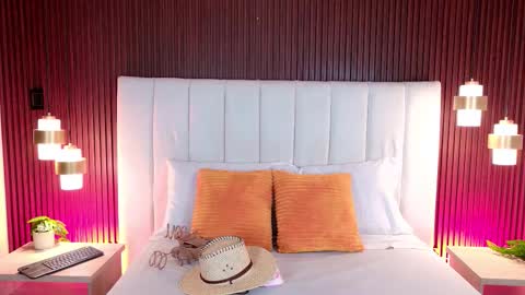 Snapshot of lexxi_gb chatting on 10.31.25 lexxi_gb online show from 10.31.25