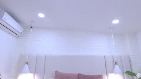 Snapshot of lexxi_gb chatting on 11.19.25 lexxi_gb online show from 11.19.25