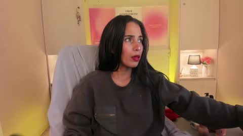 L I A  online show from 02.12.26