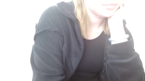 Snapshot of leyla_le chatting on 05.06.26 Leyla online show from 05.06.26