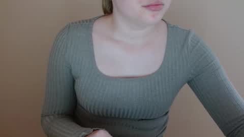 Snapshot of leyla_le chatting on 05.08.26 Leyla online show from 05.08.26
